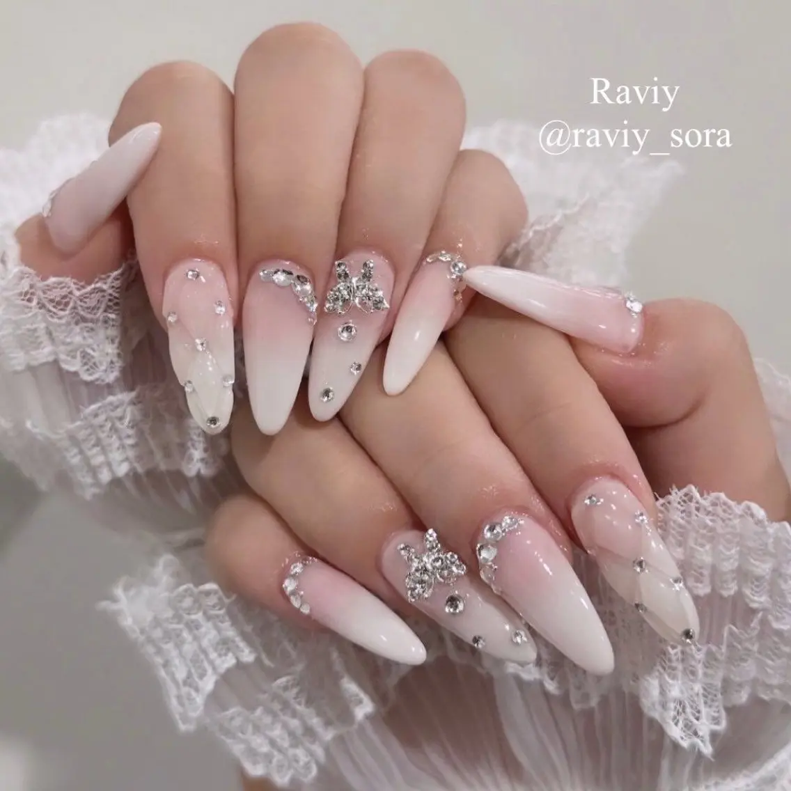 ネイル グラデーション ラメ(グリッター) マグネットネイル ミラーネイル ニュアンスネイル Lumi de nailsのネイルデザイン