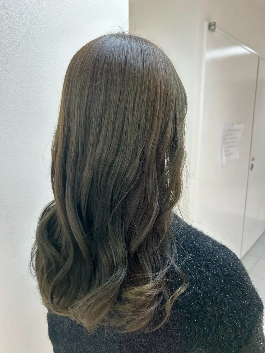 セミロング カラー 🎀縮毛矯正ツヤ髪 No1🎀まなのヘアスタイル
