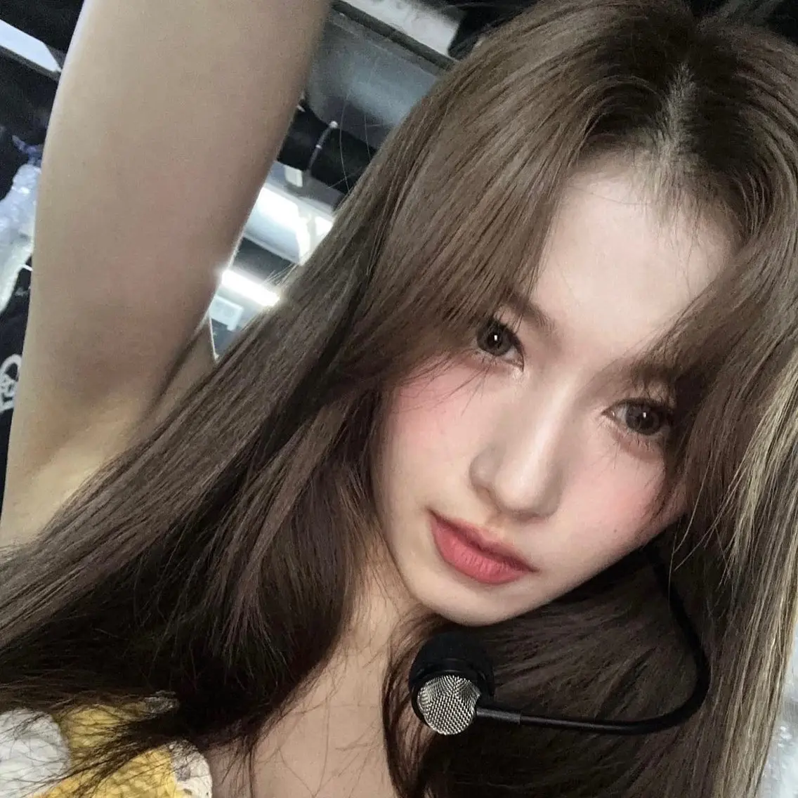 ロング カラー 透明感カラー グレージュ 顔まわりレイヤー 顔周りカット レイヤーカット nonoka オリーブ/レイヤーのヘアスタイル