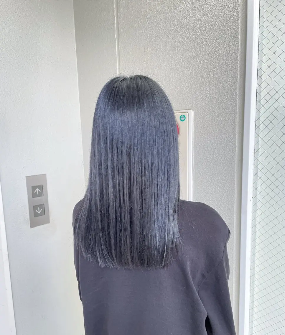 ロング カラー ヘアアレンジ 黒髪 ブルーカラー ブルーブラック ヘアカラー トリートメント ヘッドスパ ヘアセット 艶カラー✨縮毛矯正✨ 翁長孝輔のヘアスタイル