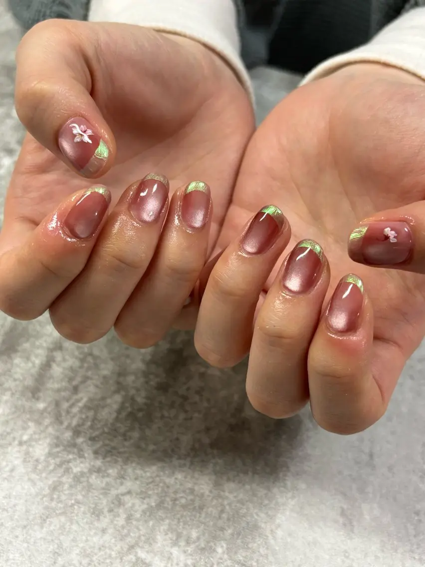ネイル フレンチネイル マグネットネイル ミラーネイル 春ネイル FIORITURA Maikoのネイルデザイン