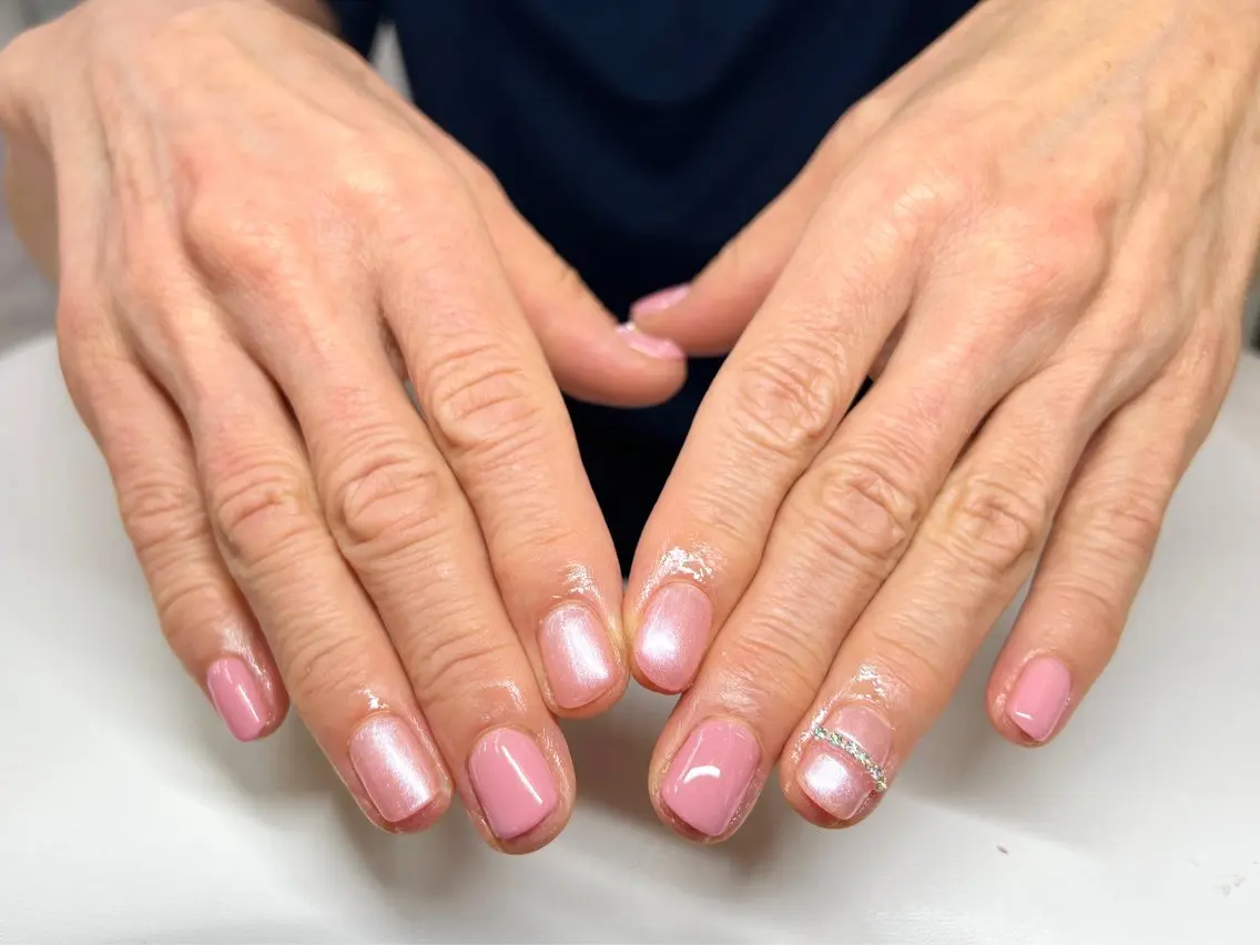 ネイル ボルドー ブラウン チークネイル ドット フットネイル ハンドネイル ハンドケア VAN NAIL SALON海老名店のネイルデザイン