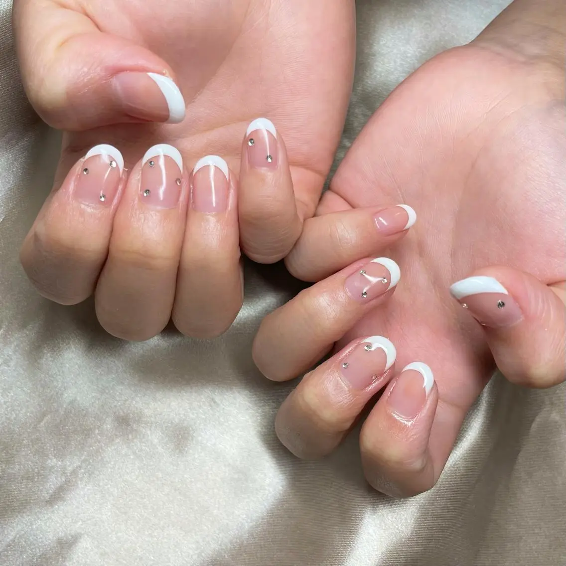 ミディアム カラー パーマ ヘアアレンジ メンズ キッズ ネイル マツエク・マツパ フレンチネイル el. by Aoのネイルデザイン