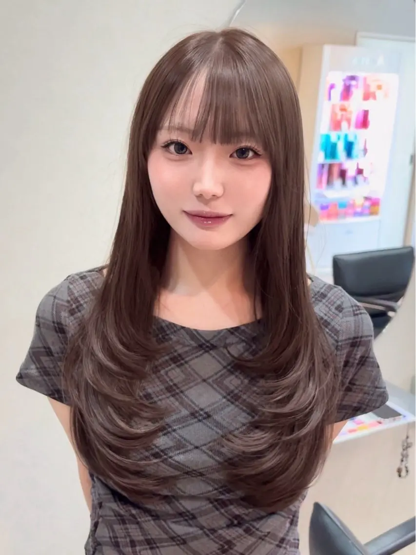 ロング カラー ブリーチ ブラウンカラー 透明感カラー ブリーチなしカラー 顔まわりレイヤー ヘアカラー 艶感カラー 🩵レイヤー/紫音のヘアスタイル