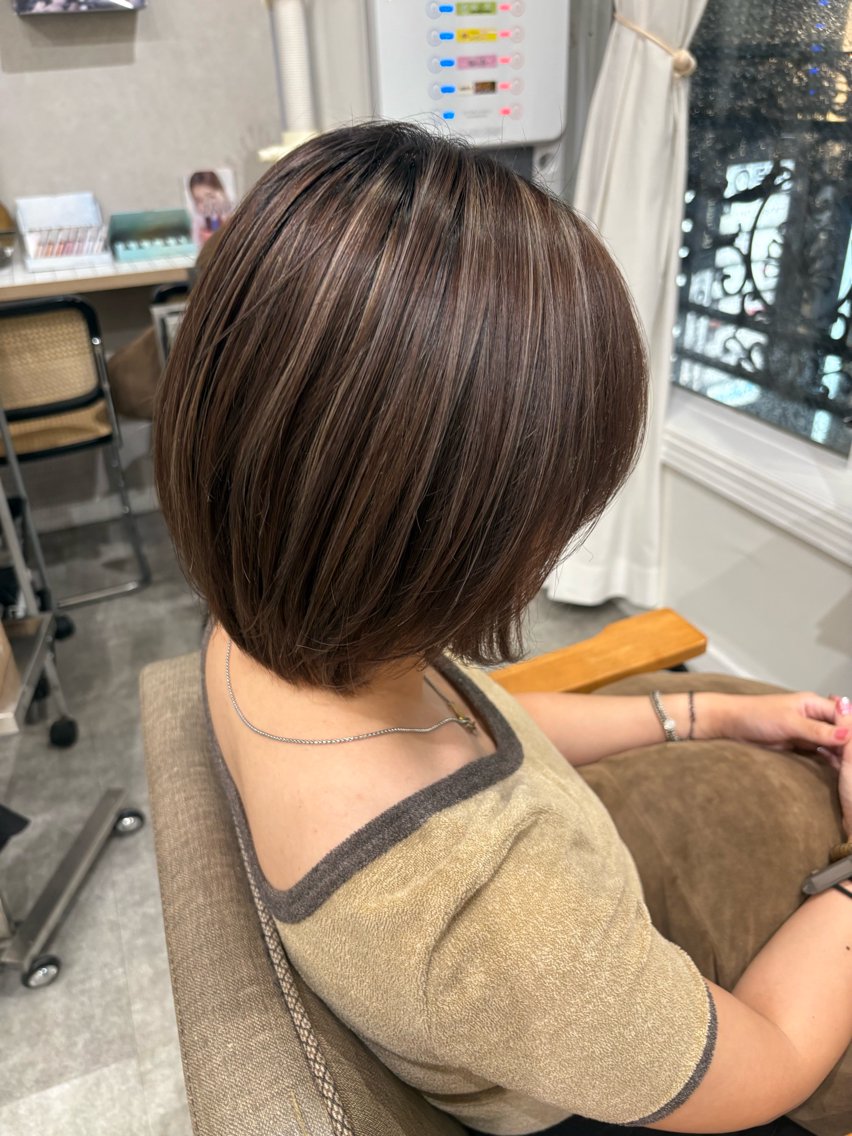 ショート カラー ヘアアレンジ ハイライトカラー ハイライト ヘアカラー 坂本 エマのヘアスタイル