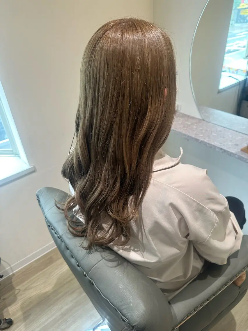 ロング カラー 西安 優香のヘアスタイル