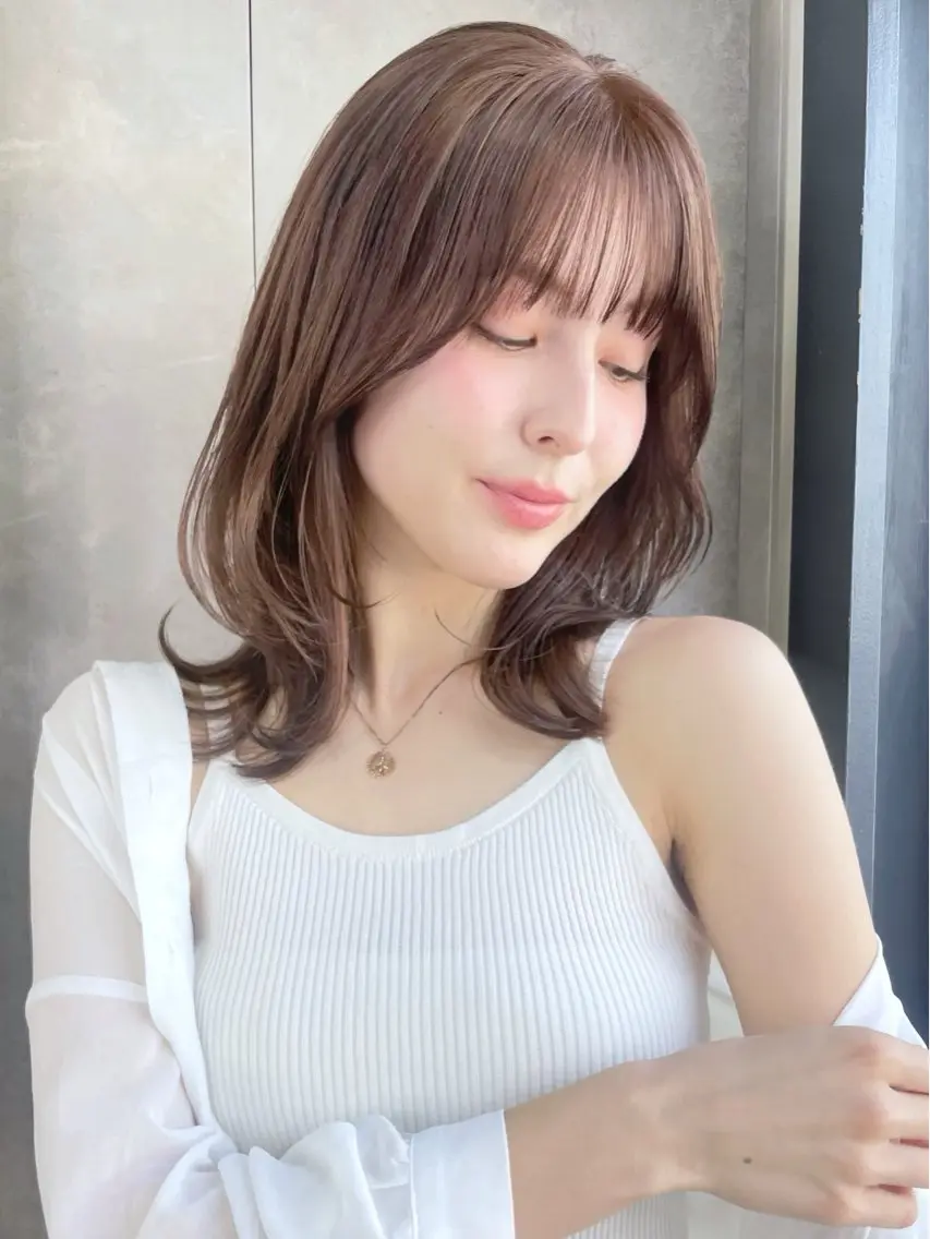 ミディアム ミディアムレイヤー レイヤーカット カット ボブ/デザインカラー /表参道/新井美有紀のヘアスタイル