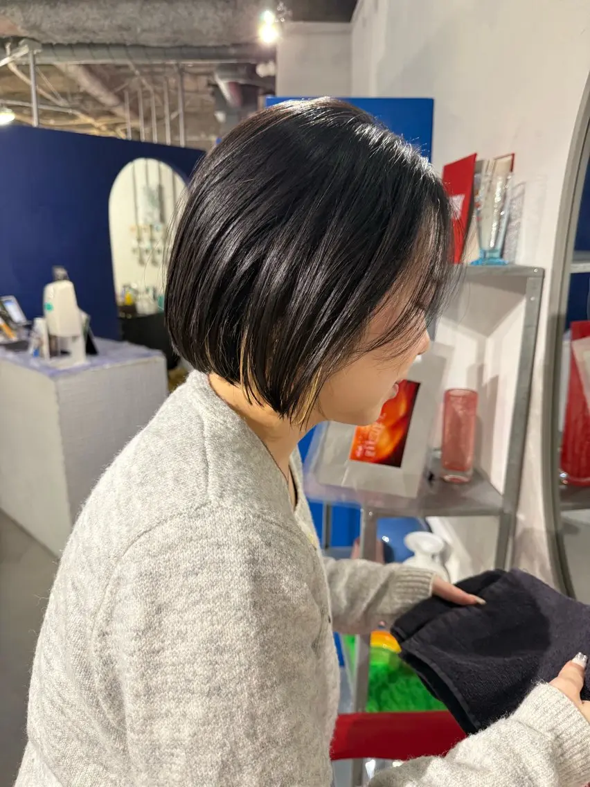 ショート 髪質改善 カット 透明感カラー レイヤー亀井唯登のヘアスタイル
