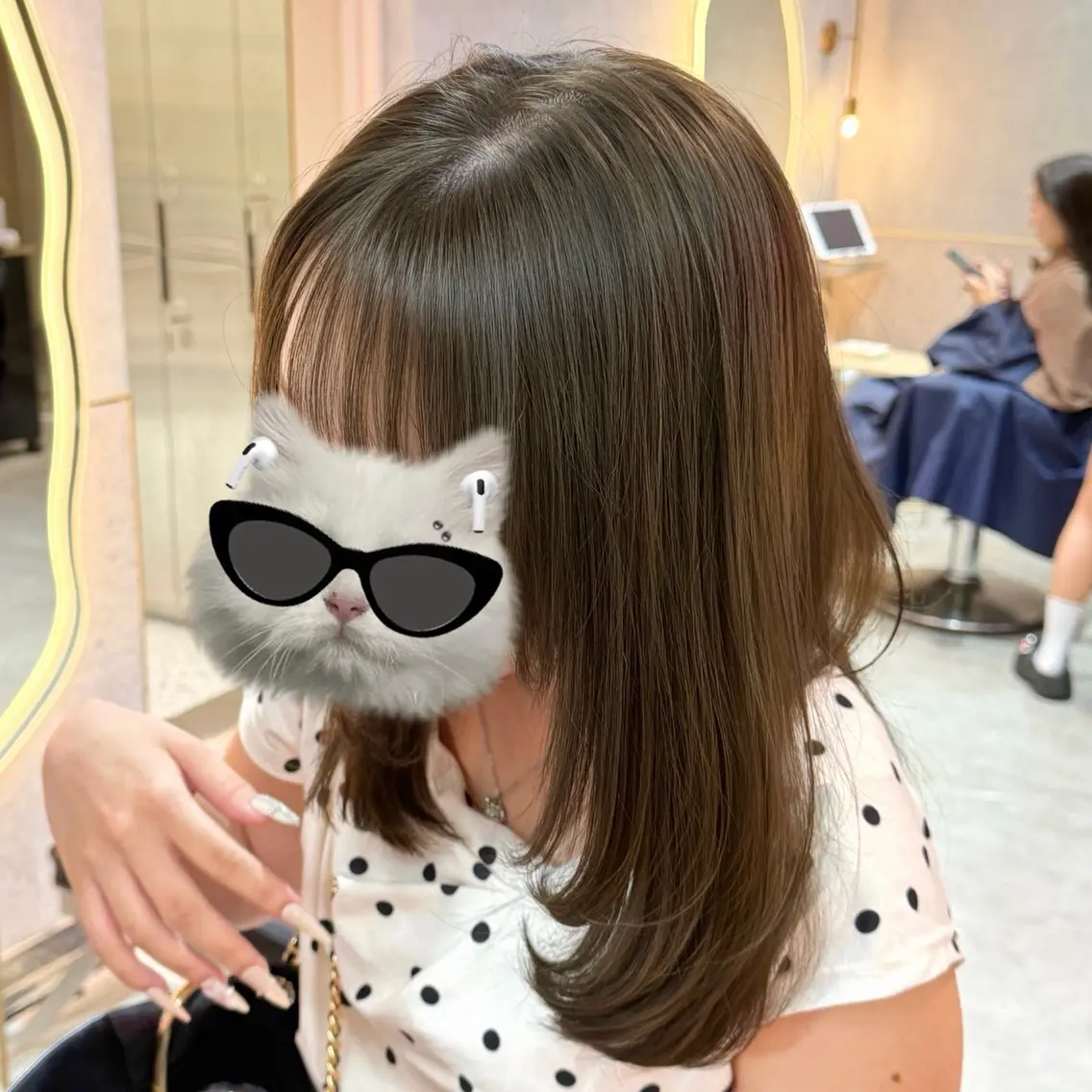 ミディアム カット ヘアカラー トリートメント 🎀しゅな/韓国 レイヤー/うる艶のヘアスタイル