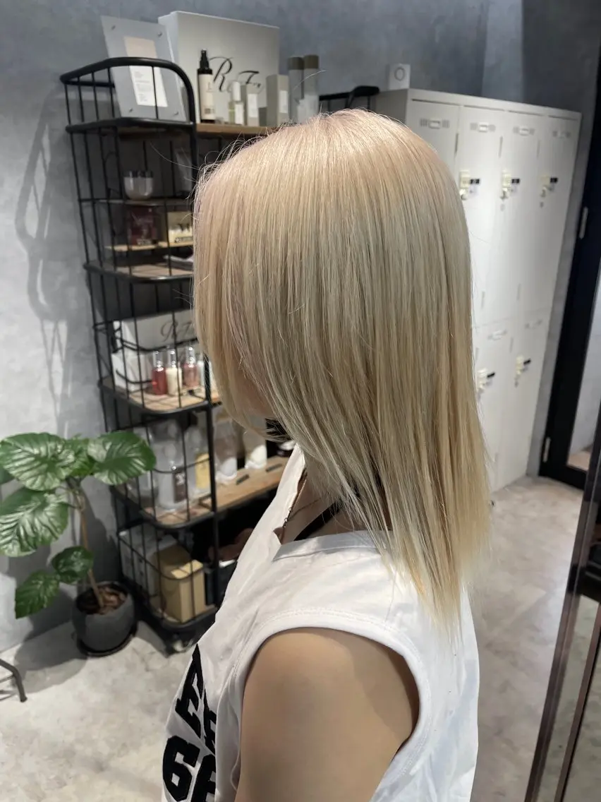 ミディアム カラー ブリーチ カット ヘアカラー 福西 洋斗のヘアスタイル