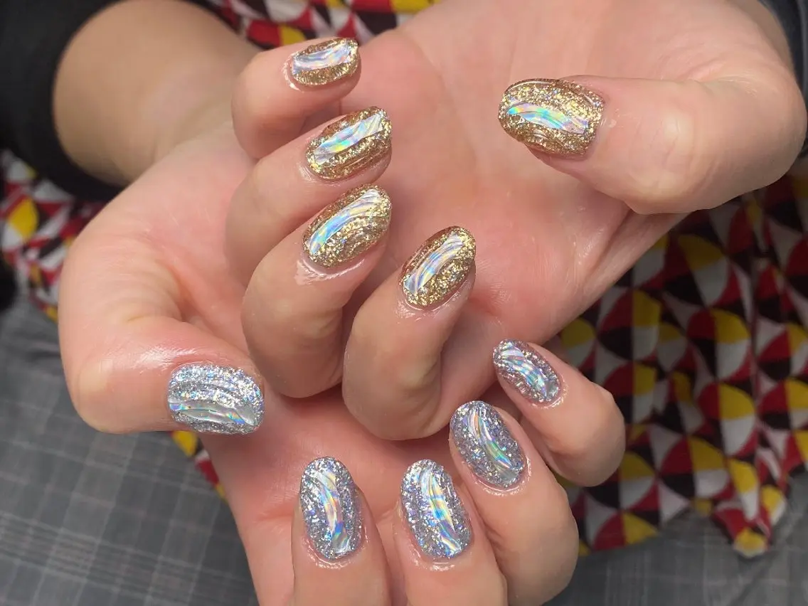 ネイル チークネイル フレンチネイル ジェルネイル ガーリー キラキラネイル ハンドネイル UM Nail Salonのネイルデザイン