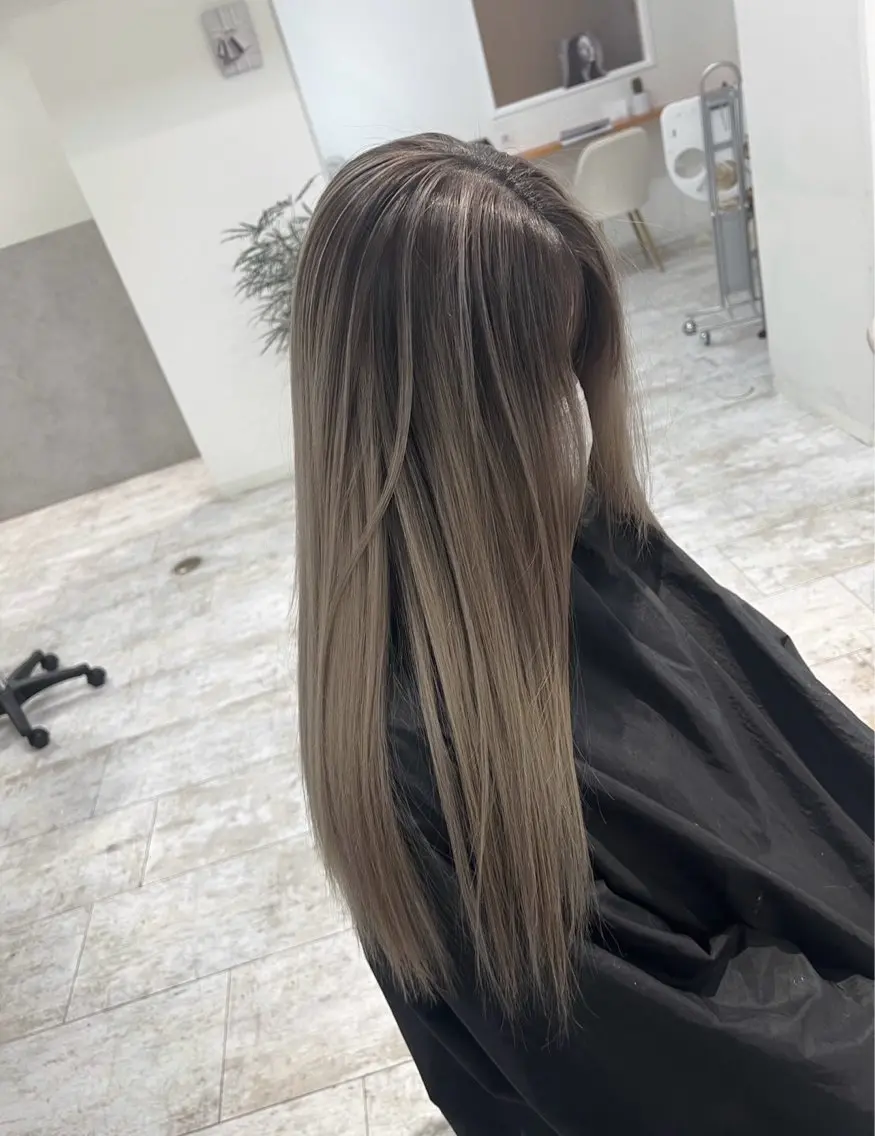 ロング カラー バレイヤージュ グレージュ レイヤーカット 指名数No.1 /NAOYAのヘアスタイル