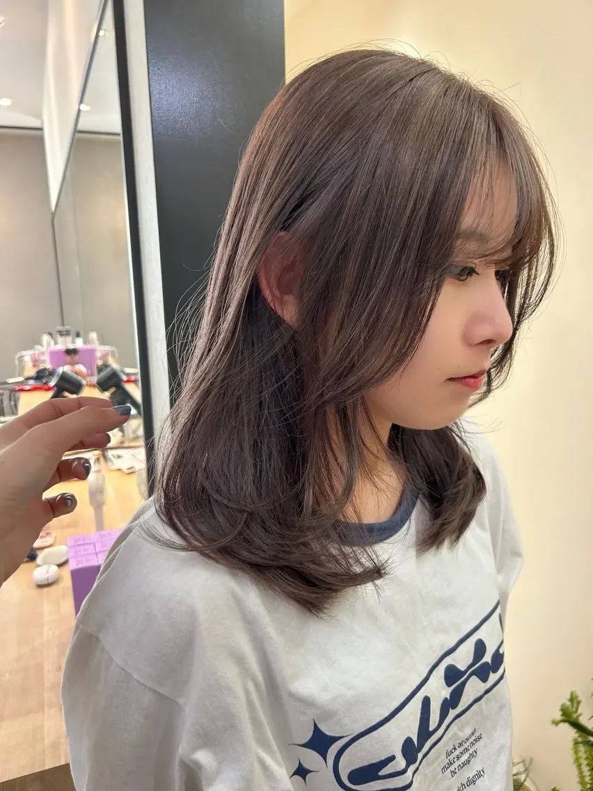 セミロング カラー ブリーチ グレージュ カット ヘアカラー トリートメント hubhair レイヤー/透明感のヘアスタイル