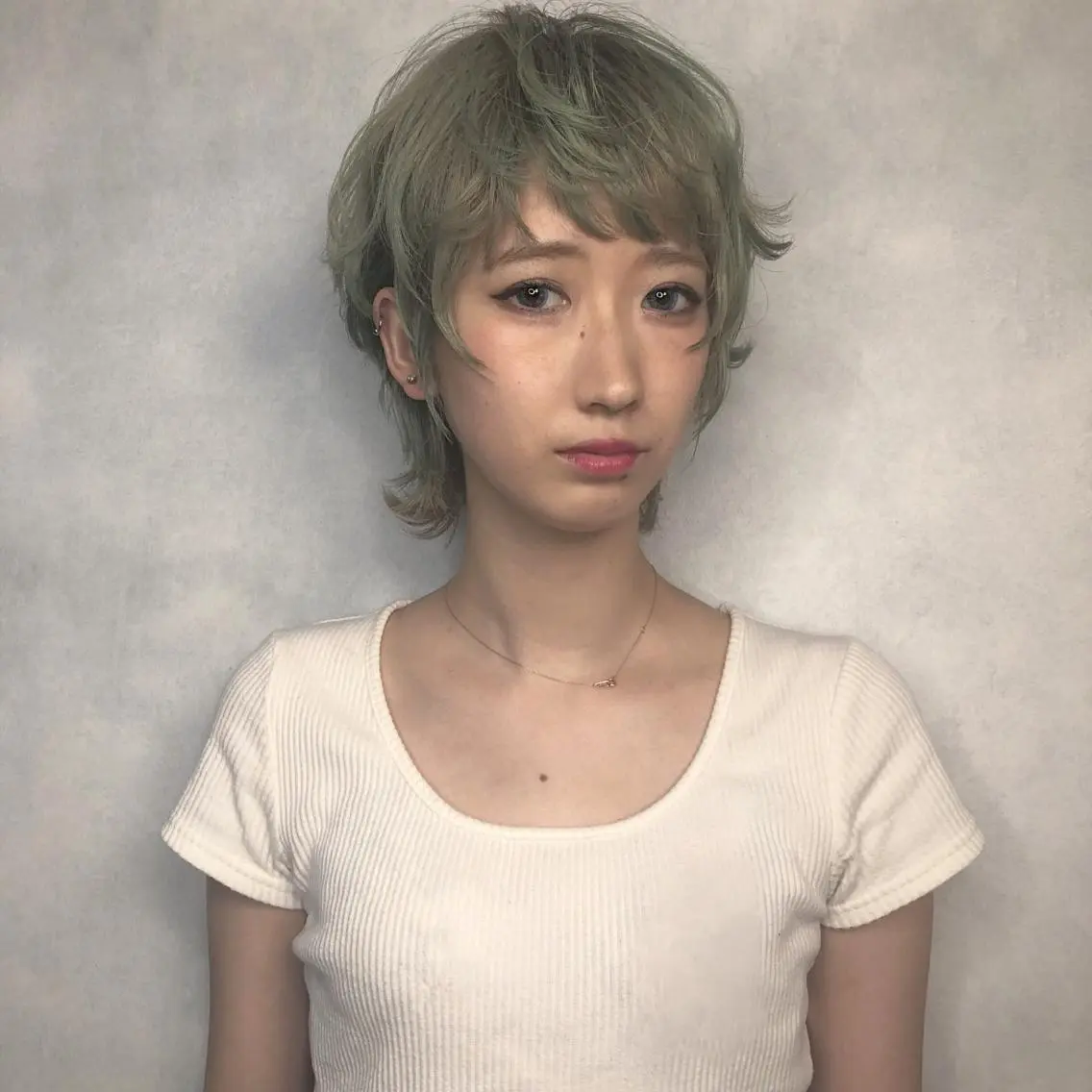 ショート カラー 顔周りカット レイヤーカット ショートヘア 小顔カット ウルフカット ORIKA 美容室のヘアスタイル