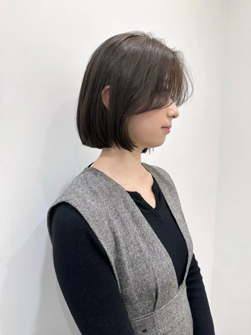 ショート カラー ヘアアレンジ グレージュ オリーブグレージュ オリーブグレー ボブ 顔周りカット 🌿レイヤー/ブリー チ/🌿‬JINのヘアスタイル