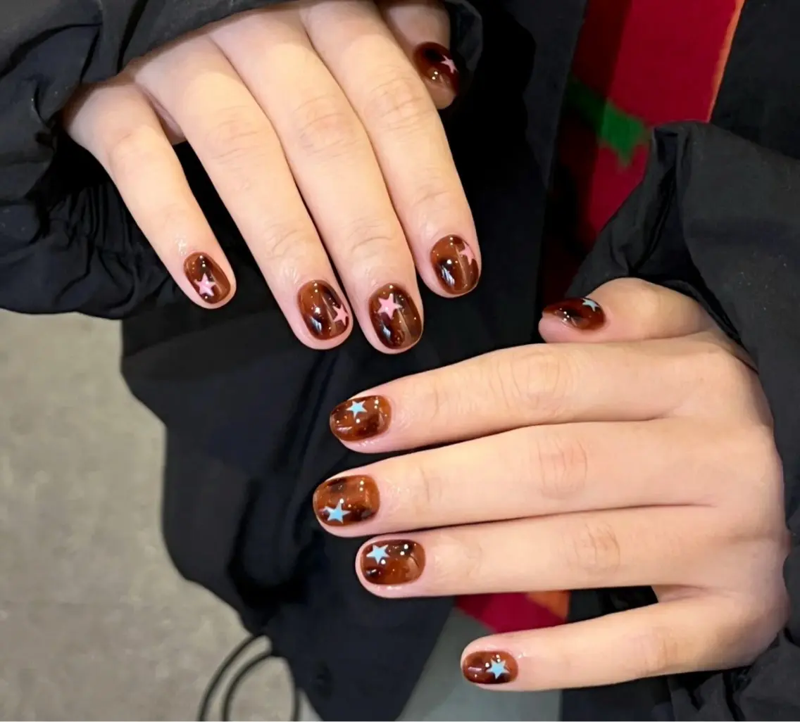 ネイル フレンチネイル グラデーション キラキラネイル 韓国ネイル マグネットネイル ハンドネイル 🎀🎀YooLi Nail Salonのネイルデザイン