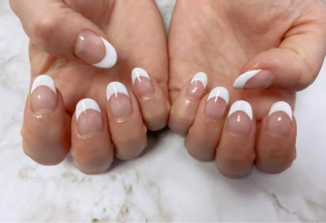 ネイル フレンチネイル mogunail &blowのネイルデザイン