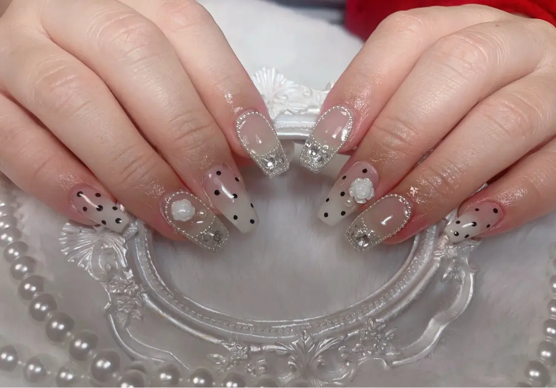 ネイル ドット B·U Nail大宮 長さだし専門店のネイルデザイン