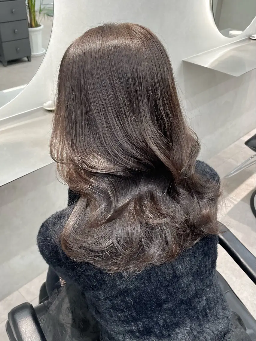 セミロング カラー アッシュ アッシュブラウン ベージュカラー ブラウンカラー 透明感カラー ヘアカラー 表参道/透明感 グレージュ/ブラウンのヘアスタイル