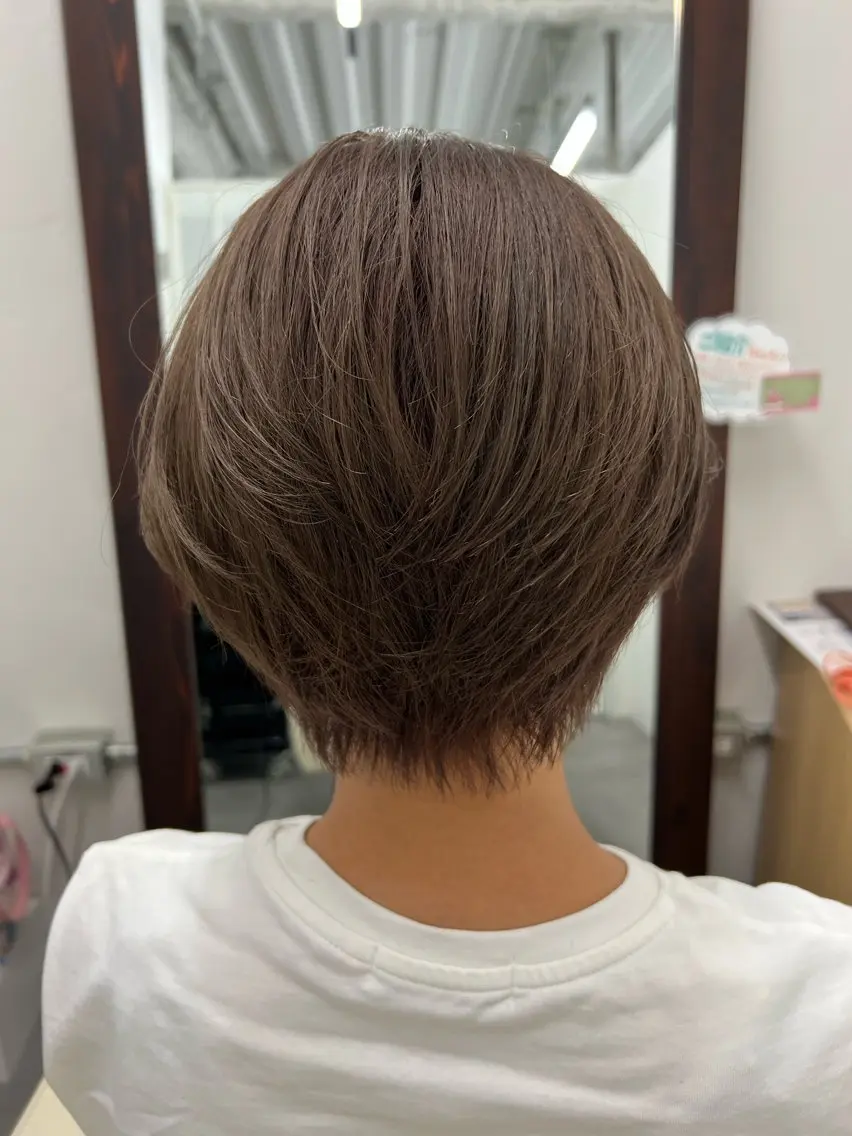 ショート カラー ハイトーン /愛子のヘアスタイル