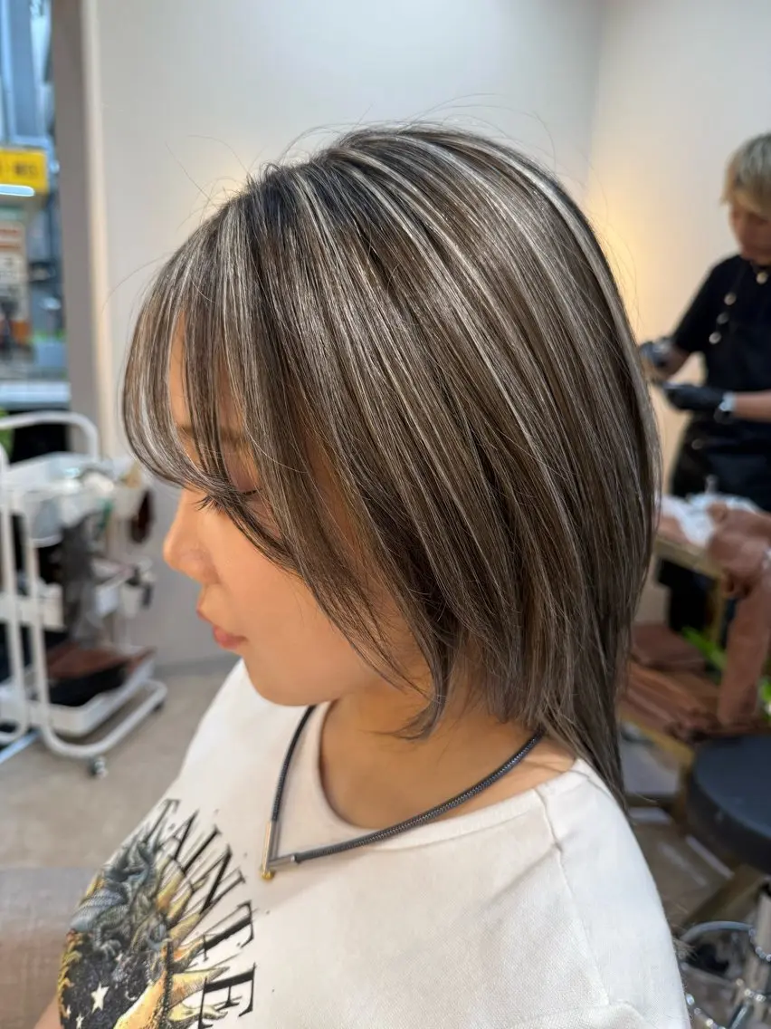 カラー ハイライトカラー ヘアカラー 辻 凜香のヘアスタイル