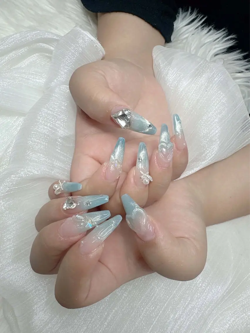 ネイル 水色 マグネットネイル ニュアンスネイル オフィスネイル ワンカラーネイル ハンドネイル Squen Nail shinjukuのネイルデザイン