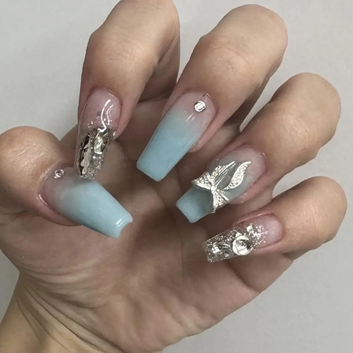 ネイル 長さ出し グラデーション 韓国ネイル ニュアンスネイル スカルプネイル nailstudio eviz新宿店のネイルデザイン