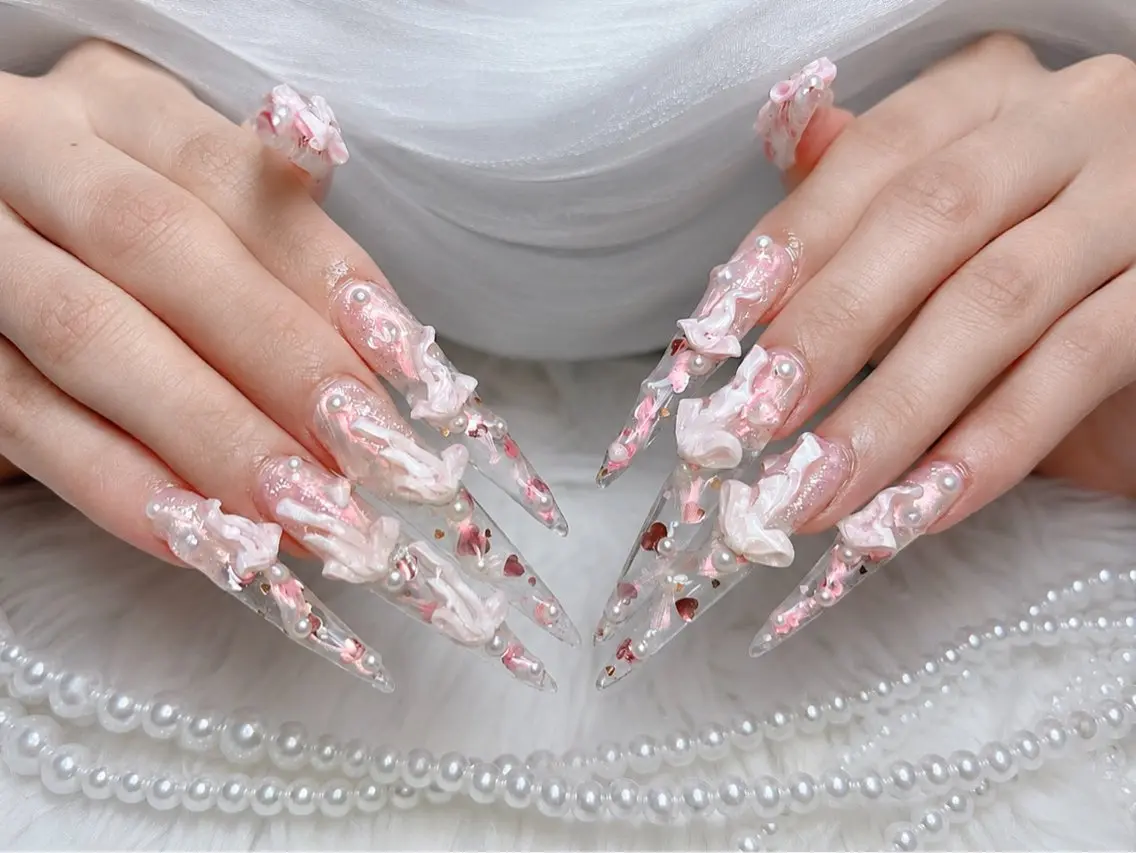 ネイル 長さ出し ガーリー 韓国ネイル ロングネイル 持ち込み ハンドネイル Nami nail salonのネイルデザイン