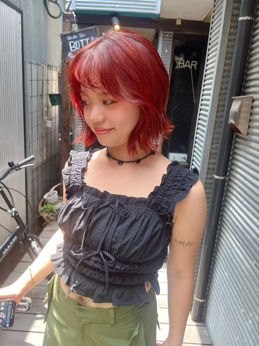 ショート カラー ベージュカラー ブリーチ ケアブリーチ ハイトーンカラー ミルクティーベージュ ヘアカラー YUI ハイトーンカラーのヘアスタイル