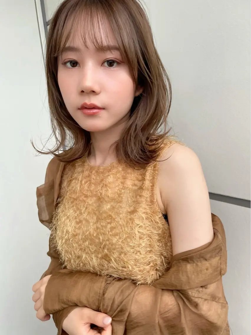 ミディアム カラー 切りっぱなしボブ ボブレイヤー ボブ くびれヘア 顔まわりレイヤー カット ヘアカラー 結べるレイヤーボブ くびれLady表参道のヘアスタイル