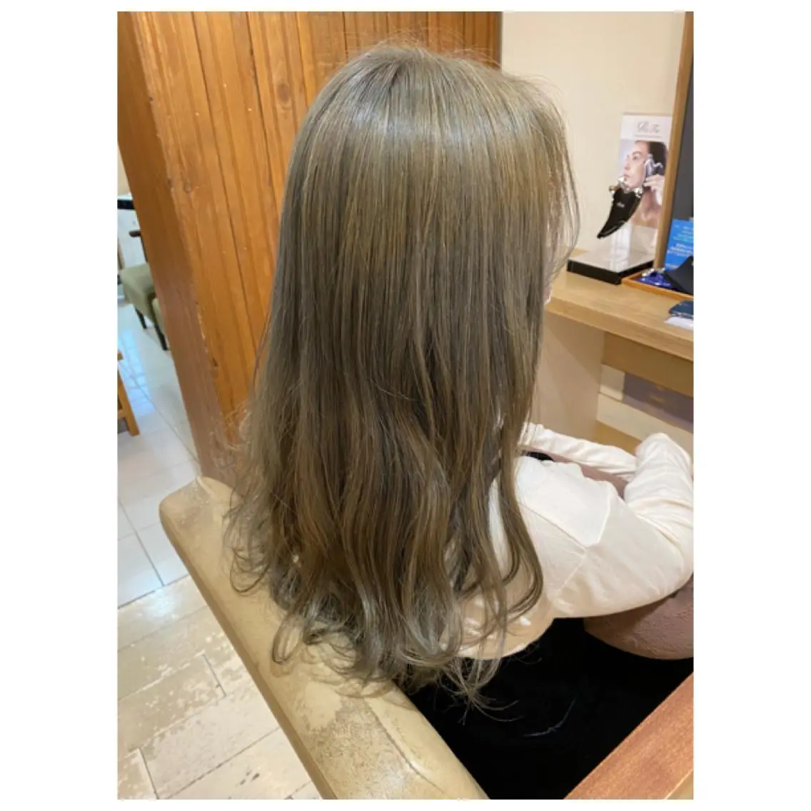 ロング カラー グレージュ カーキグレージュ カット ヘアカラー 岩間 香純のヘアスタイル