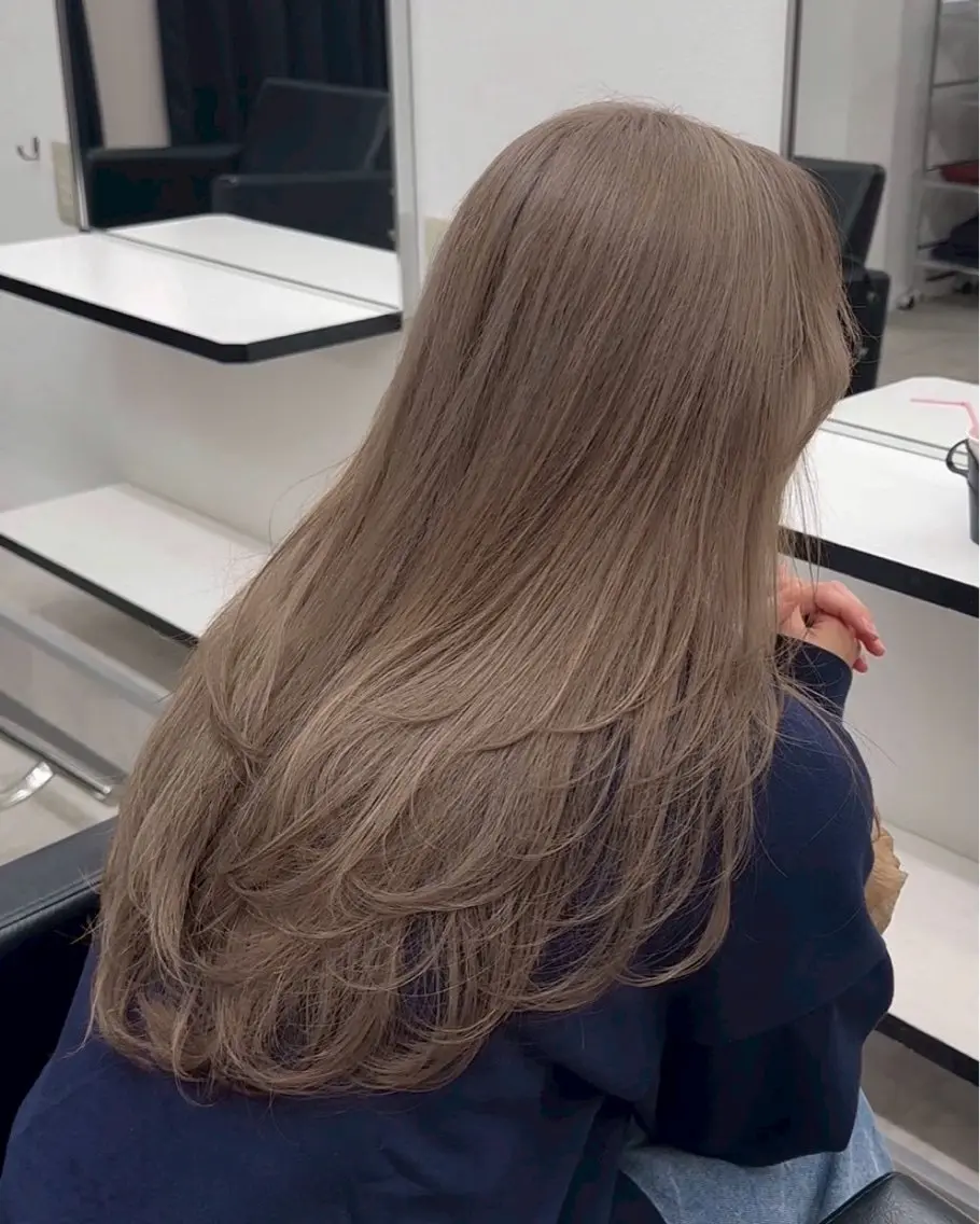 セミロング カラー ブリーチ ケアブリーチ ダブルカラー トリートメント 透明カラー✨ ブラウンカラーひなたのヘアスタイル