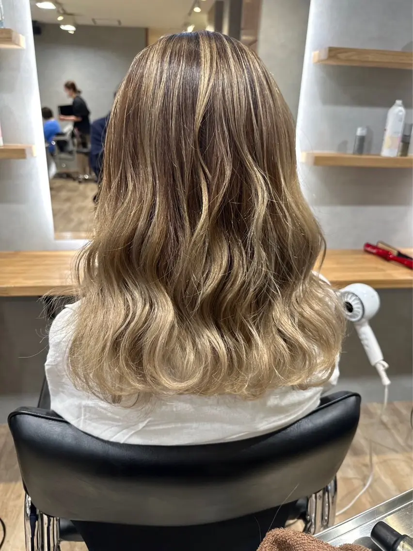 セミロング NOAHL上尾店 カットモデル募集中のヘアスタイル