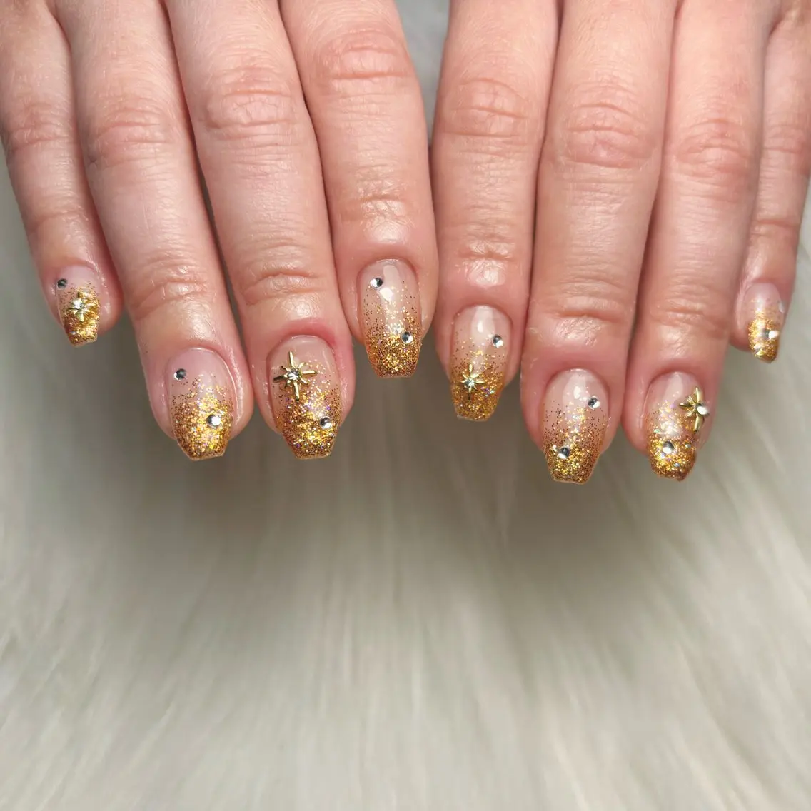 ネイル ゴールド ハンドネイル NAILSALON 【CHOUCHOU】のネイルデザイン