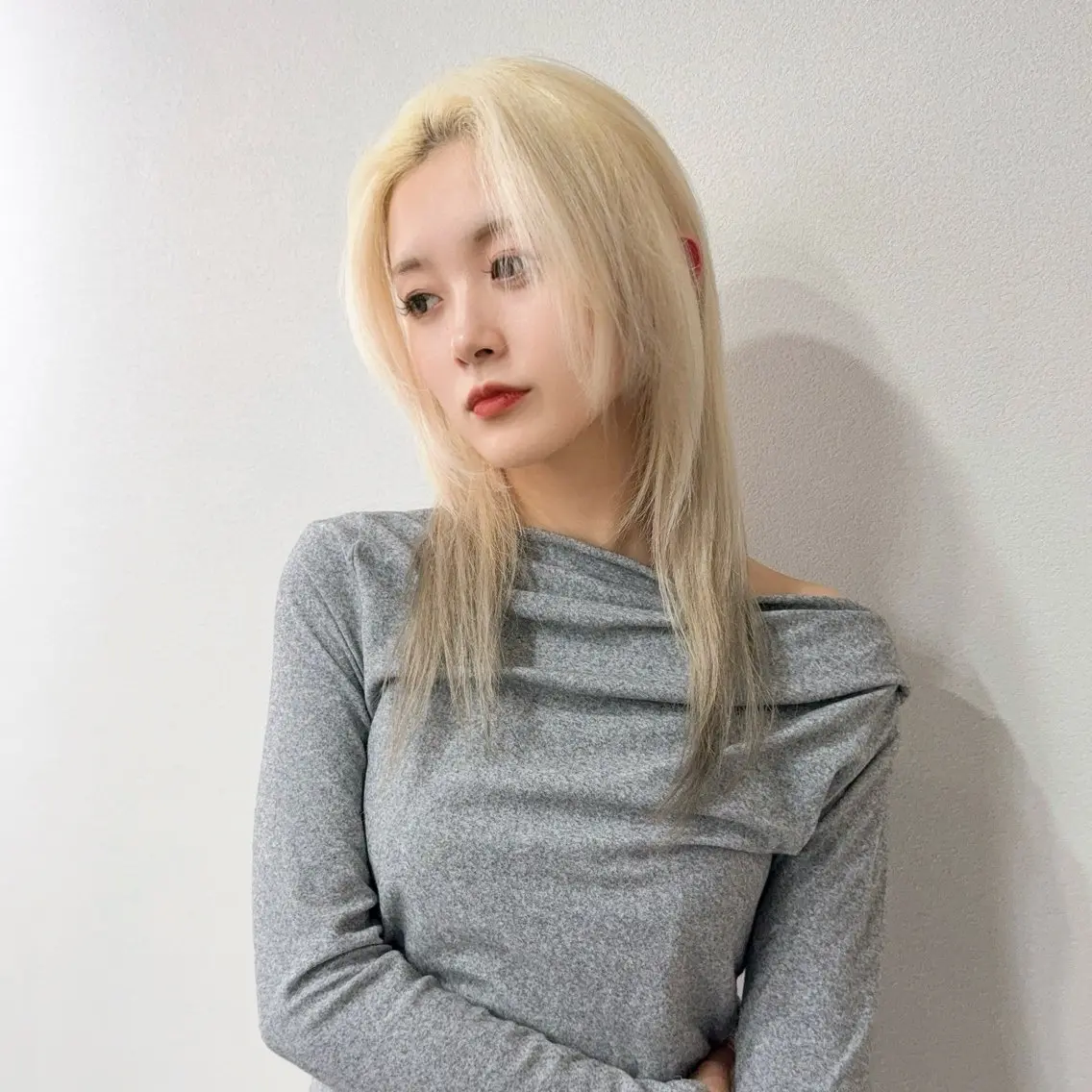 ロング カラー ヘアアレンジ ベージュカラー ブリーチ ブロンド デザインカラー ミルクティーベージュ ヘアカラー 【🥀履歴修正🥀】 ハイトーン職人/拓真のヘアスタイル