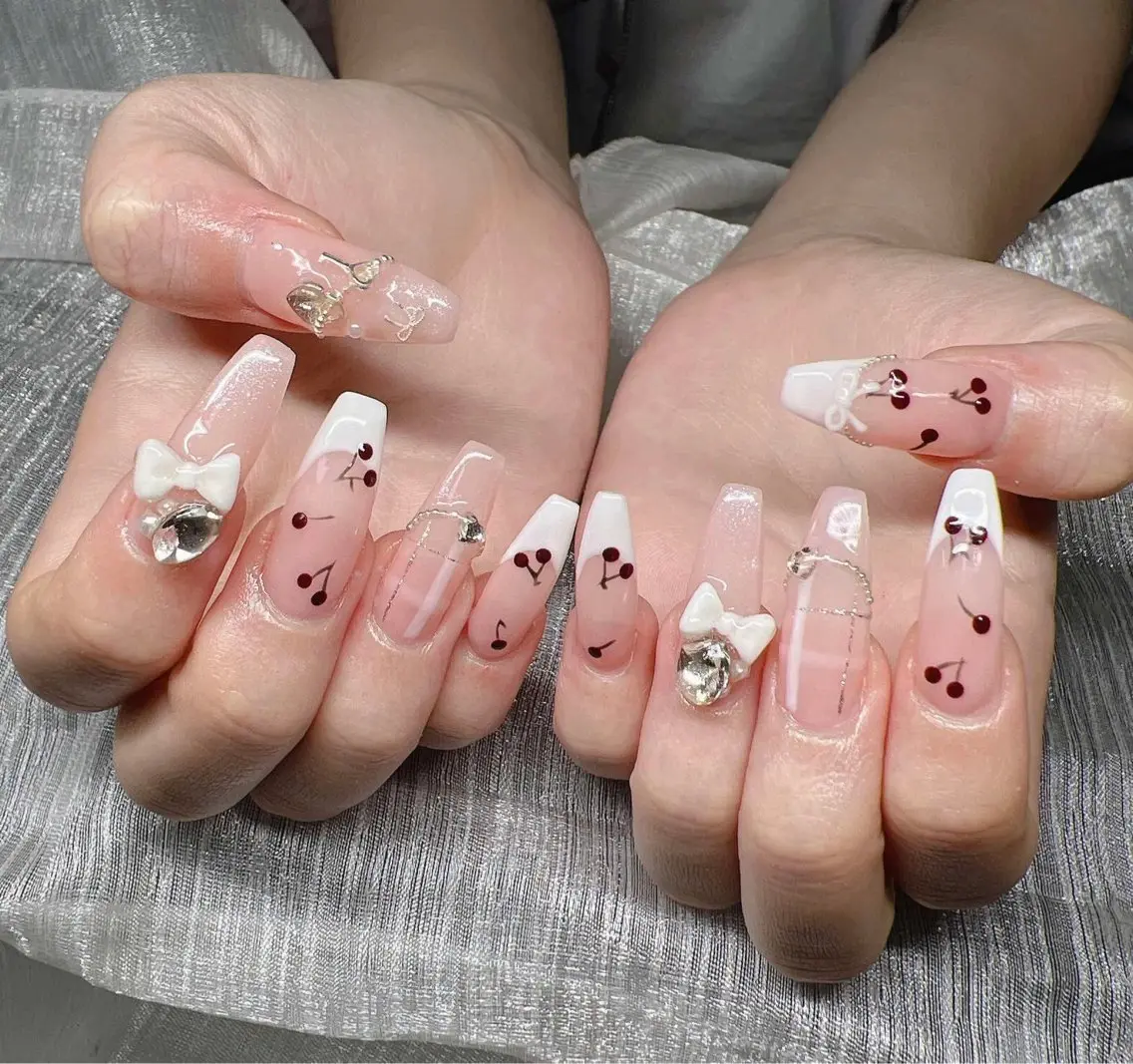 ネイル オーロラネイル チークネイル 長さ出し フットネイル フレンチネイル ハンドネイル Lee Nails チップ長さだし専門店のネイルデザイン