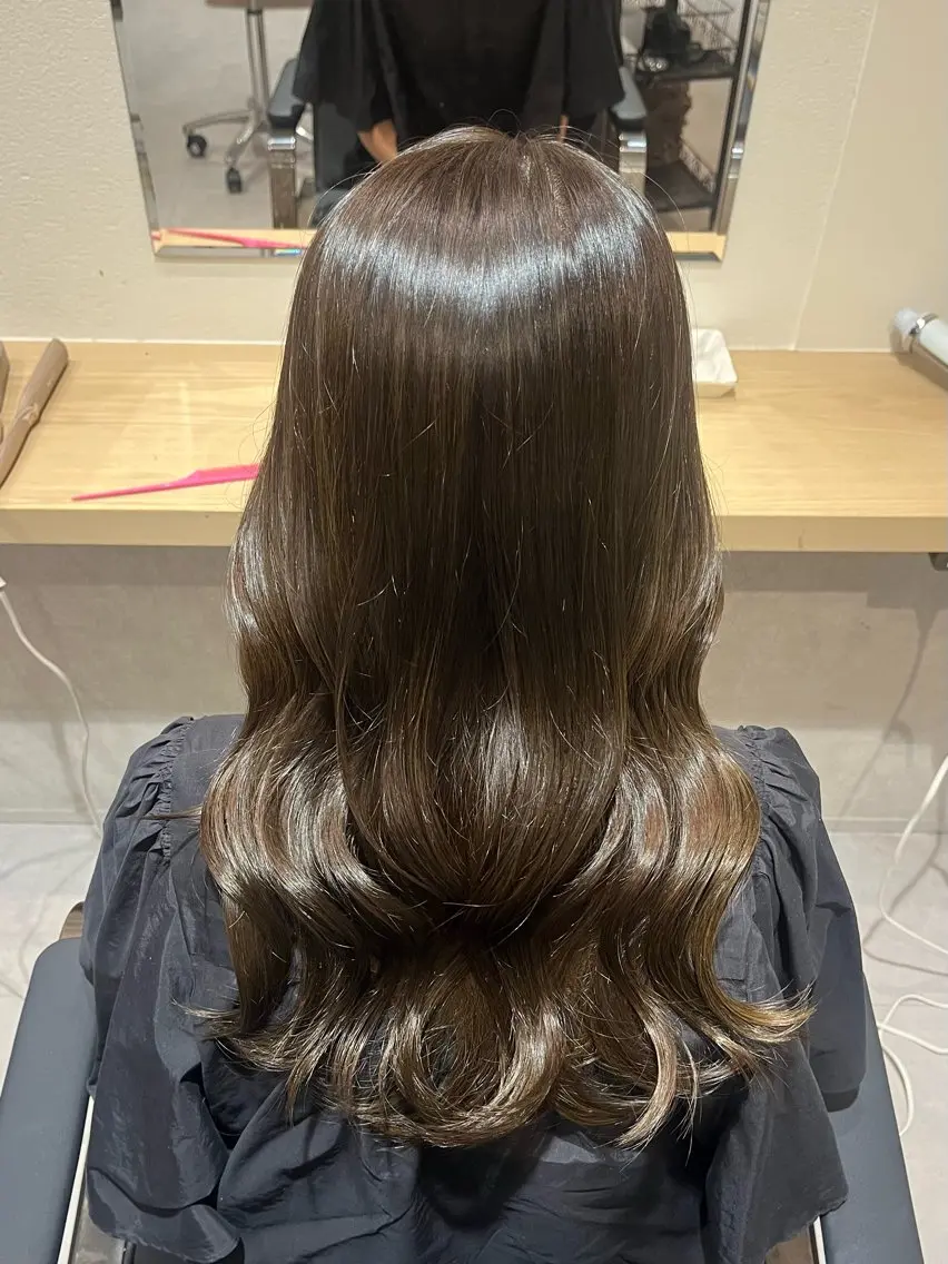 カラー ベージュカラー オリーブベージュ ヘアカラー やまもと ここのヘアスタイル
