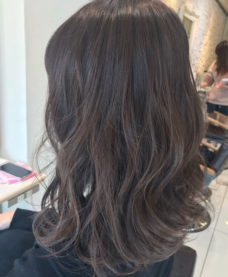 ミディアム カラー 山本美月♥️艶カラー 🐻暖色カラー♥️のヘアスタイル