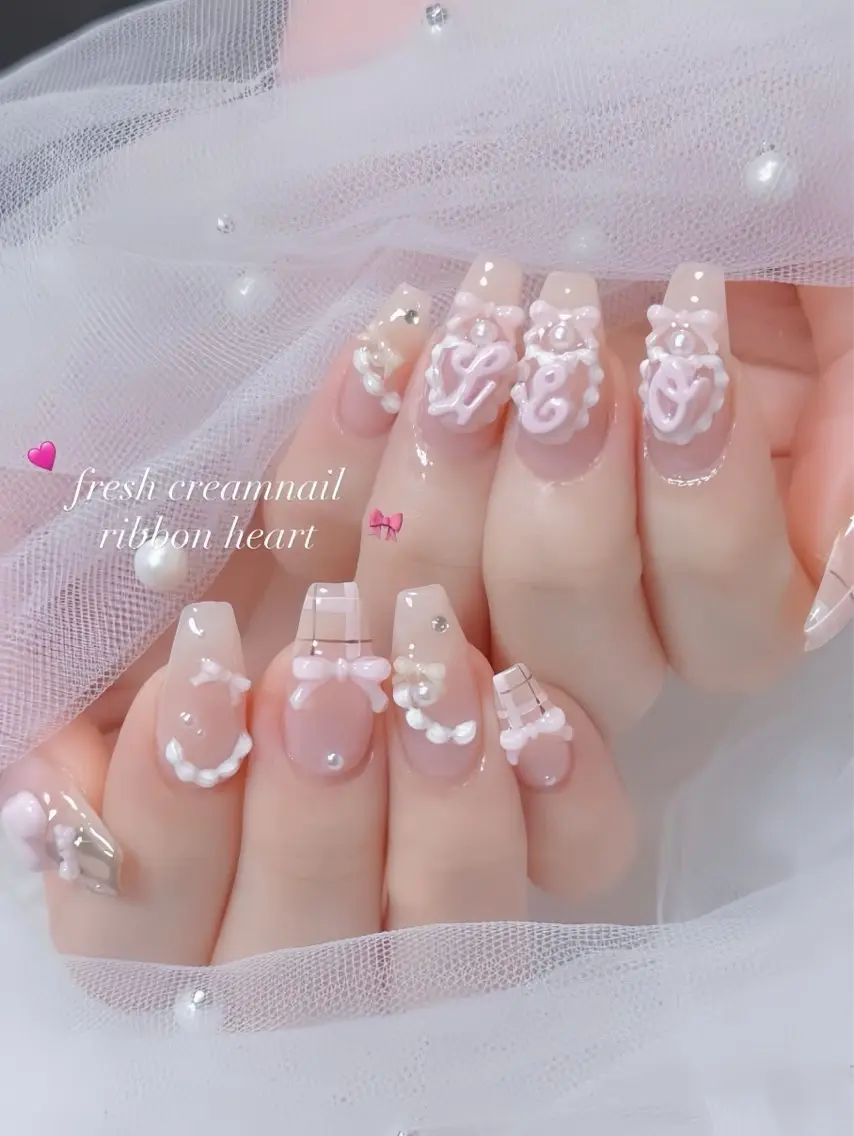 ネイル ブルー フラワーネイル キラキラネイル 韓国ネイル レース ハンドネイル Rin Nail 新大久保店のネイルデザイン
