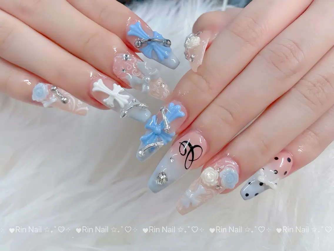 ネイル オーロラネイル チークネイル 桜ネイル クリアネイル ドット ハンドネイル Rin Nail Shinokuboのネイルデザイン