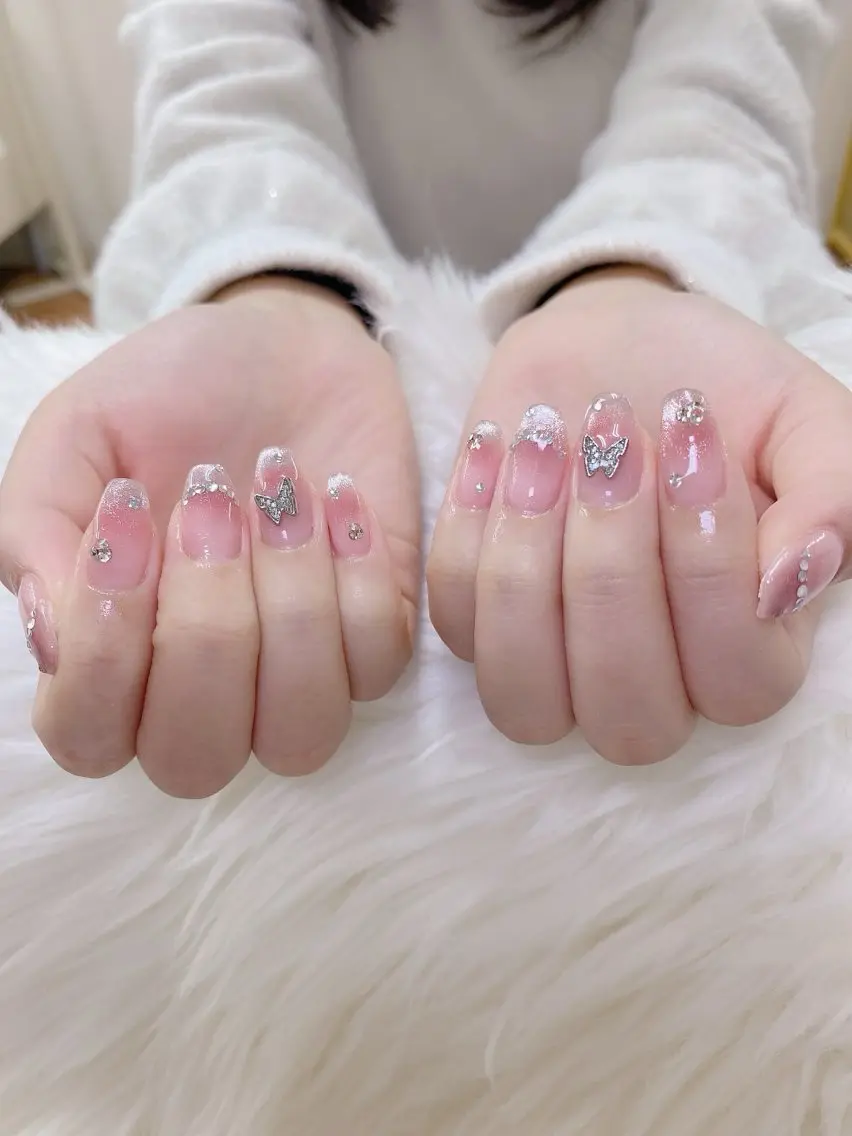 ネイル フレンチネイル グラデーション キラキラネイル 韓国ネイル マグネットネイル ハンドネイル ハンドケア Hara Nail 【持ち込みOK】のネイルデザイン