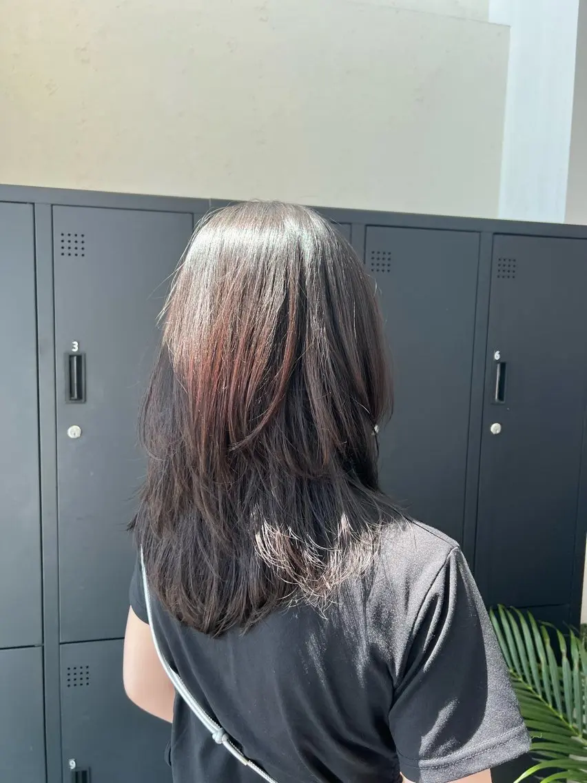 セミロング 韓国風ヘア レイヤーカット 中山 琴葉のヘアスタイル