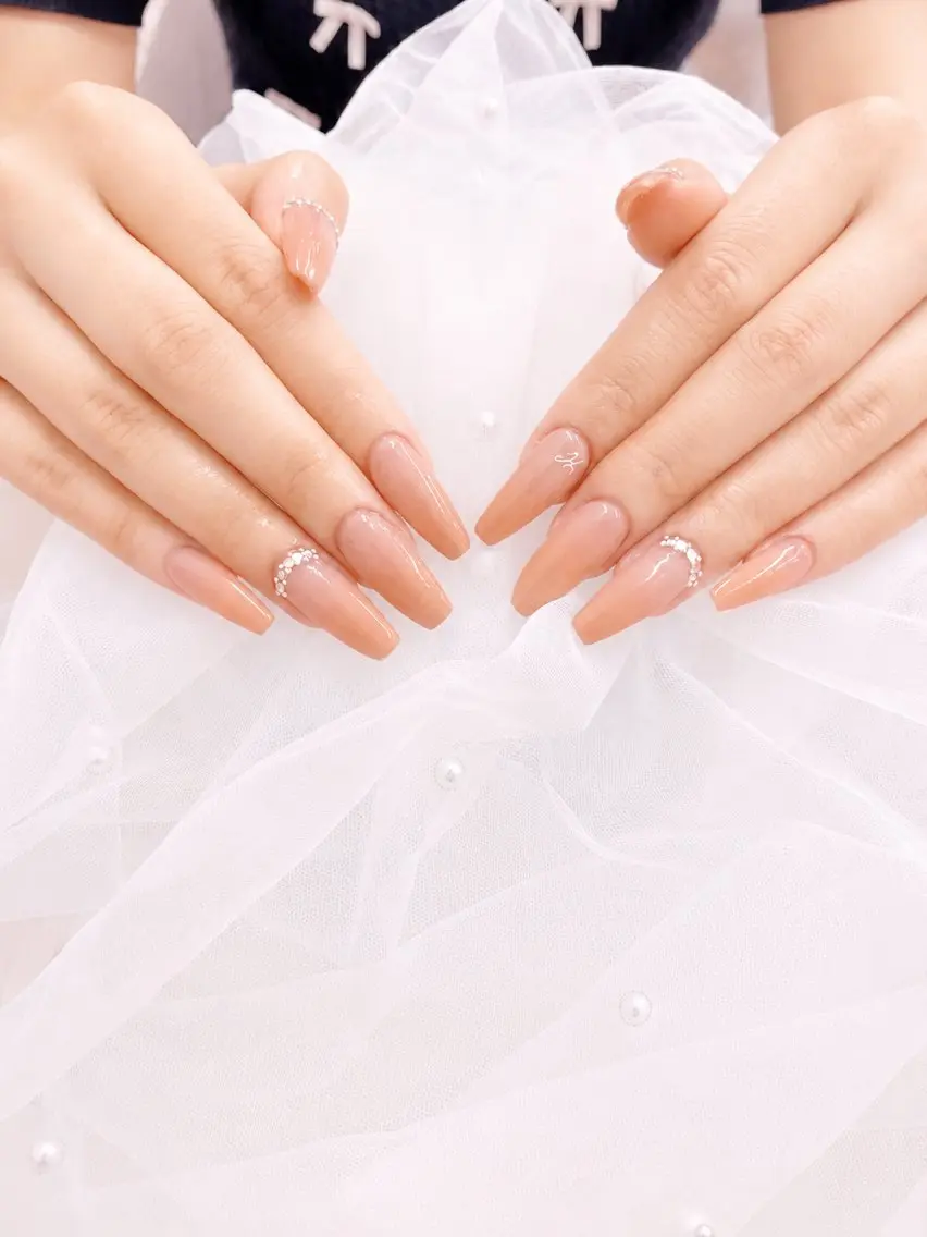 ネイル グラデーション オレンジ ストーンネイル ハンドネイル 💋LOTUS渋谷 mizuki💋のネイルデザイン