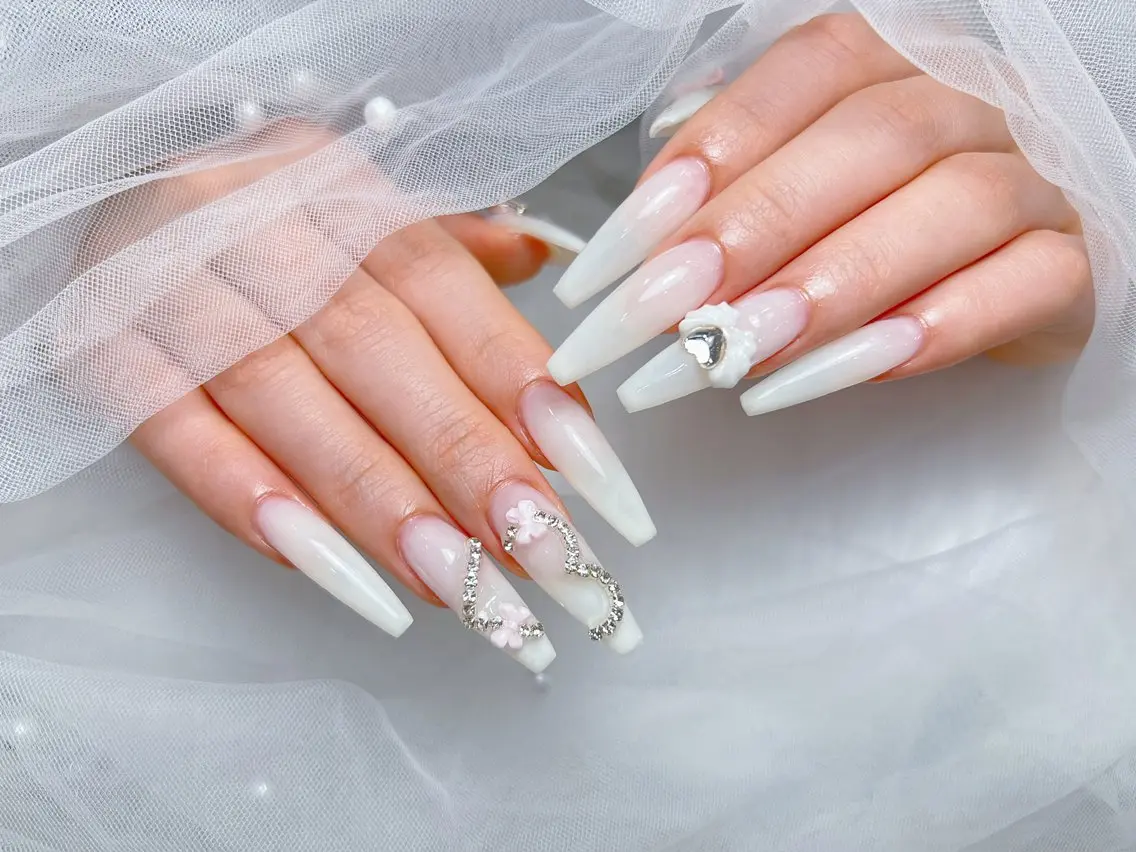 ネイル アートネイル オーロラネイル チークネイル 長さ出し フットネイル Miya _nailのネイルデザイン