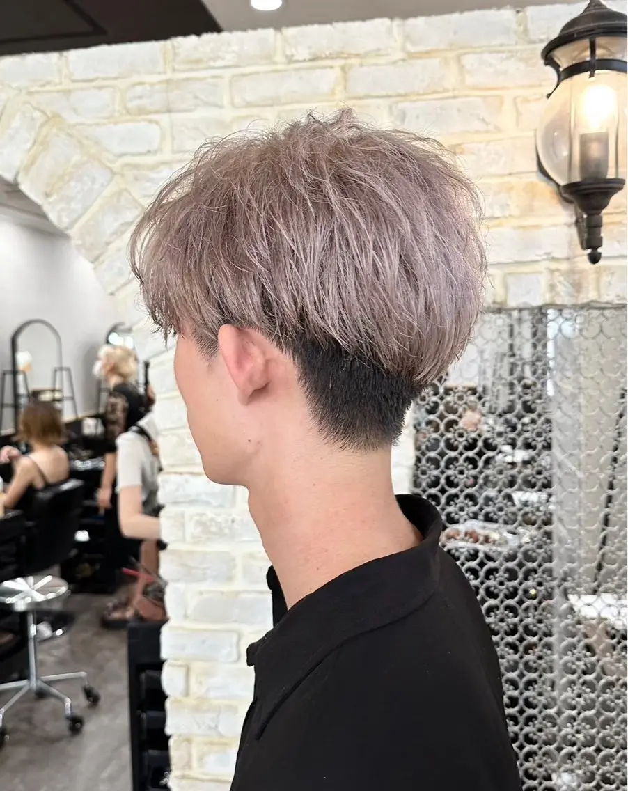 カラー 個性派カラー👶🏿 🌈MOMOKAのヘアスタイル