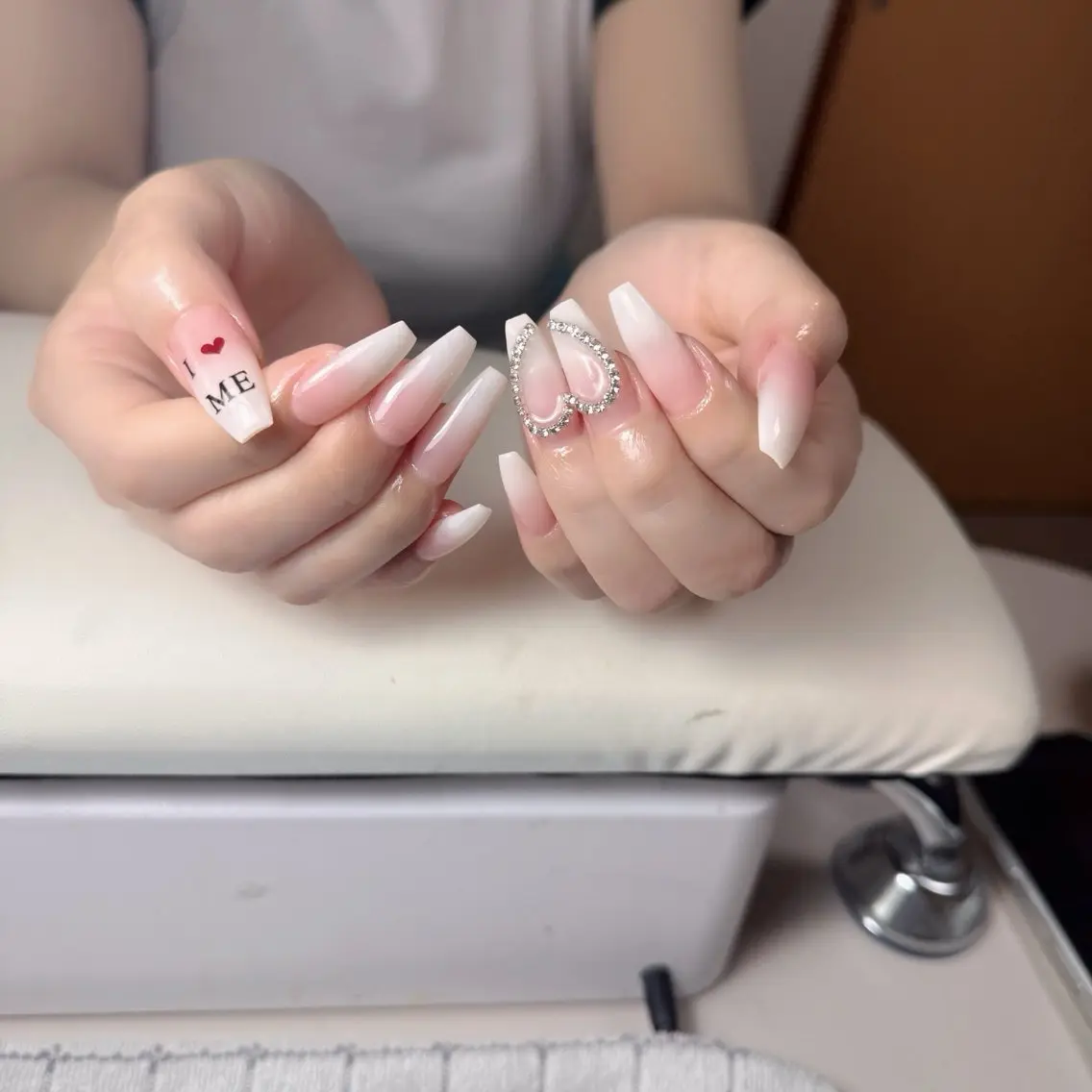 ネイル チークネイル フレンチネイル グラデーション 韓国ネイル マグネットネイル Hana Nailのネイルデザイン