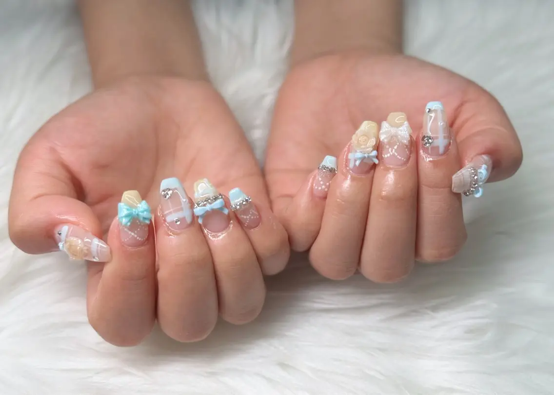 ネイル オーロラネイル チークネイル フットネイル フレンチネイル ジェルネイル ハンドネイル Havi Nailsのネイルデザイン