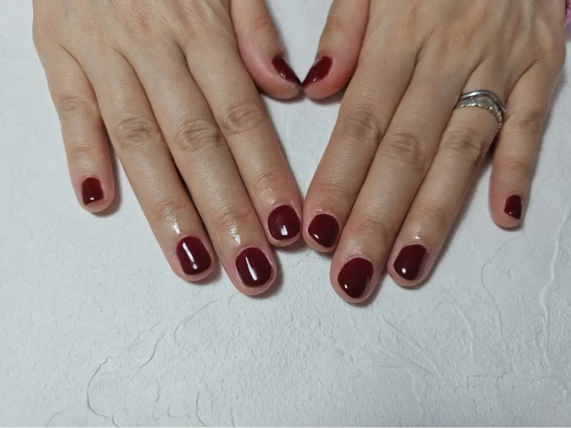 ネイル オーロラネイル ボルドー フットネイル フレンチネイル ジェルネイル ハンドネイル mogunail &blowのネイルデザイン