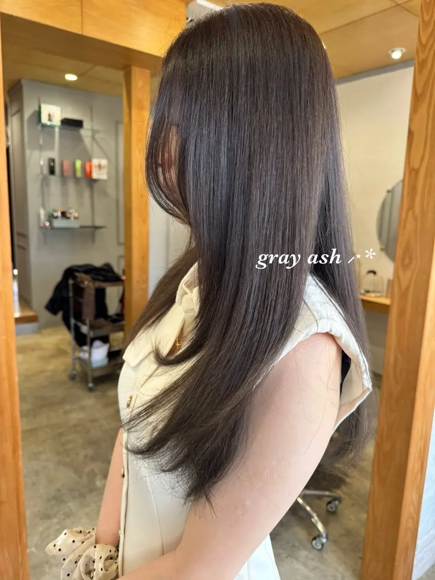 セミロング ヘアカラー トリートメント miloc🫧 MOMOYOのヘアスタイル