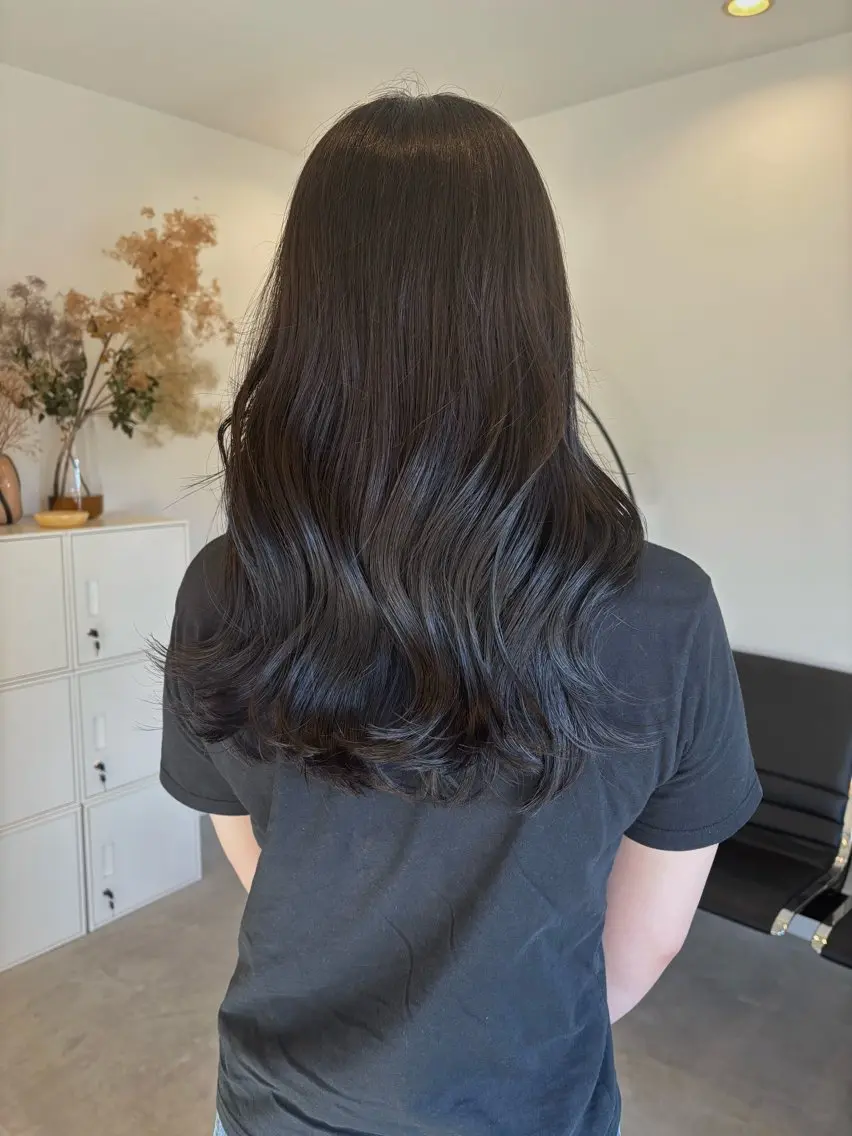 カラー 牧野 花夏のヘアスタイル
